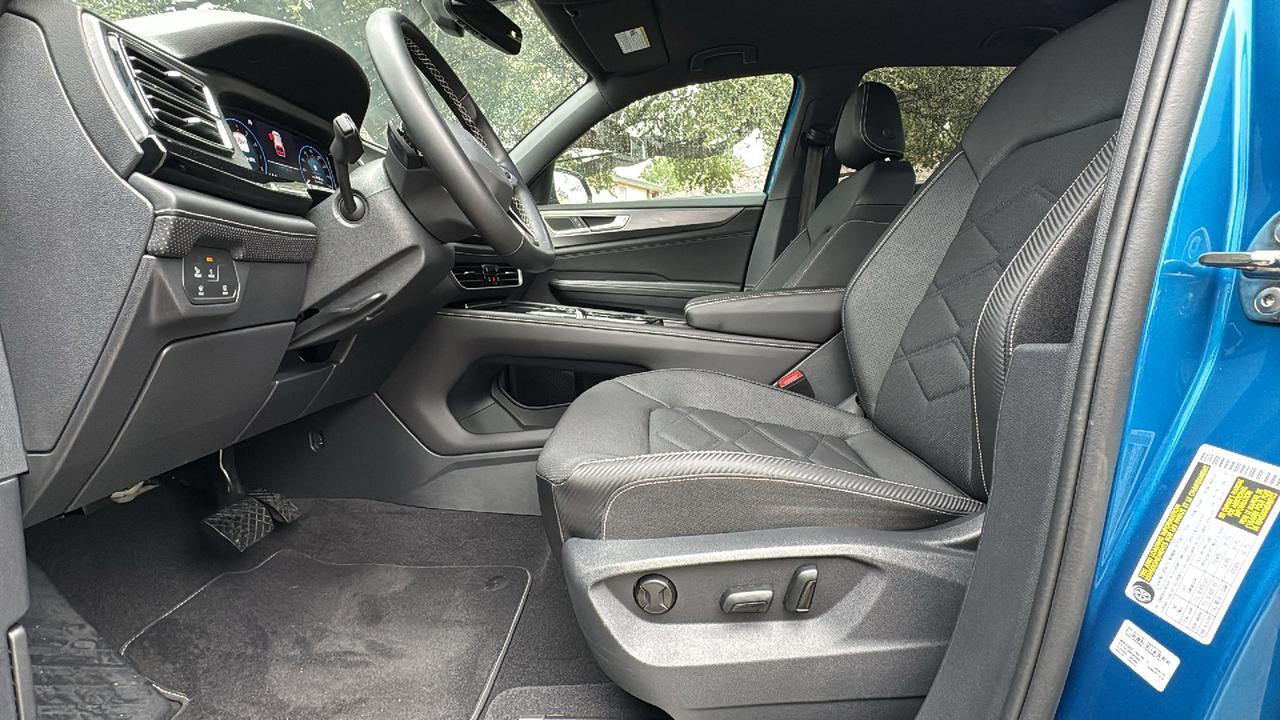 2024 Volkswagen Atlas Cross Sport 2.0T SE w/Technology  Selma TX