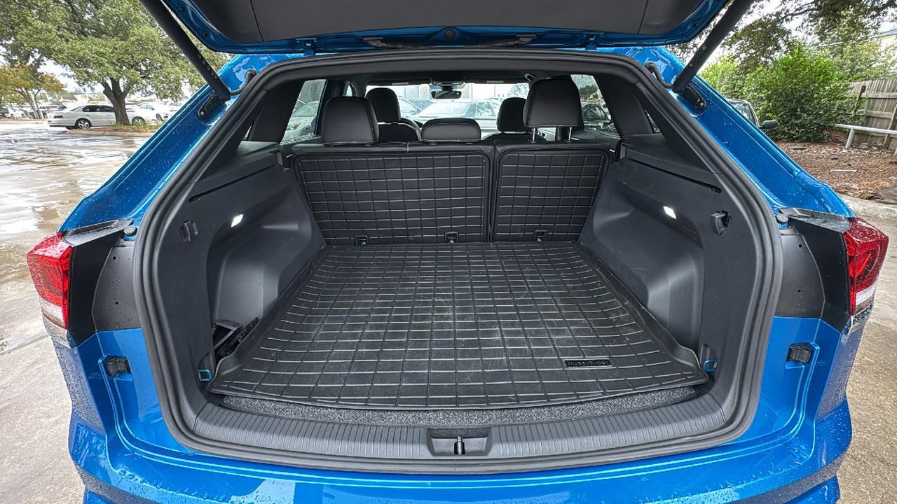 2024 Volkswagen Atlas Cross Sport 2.0T SE w/Technology  Selma TX