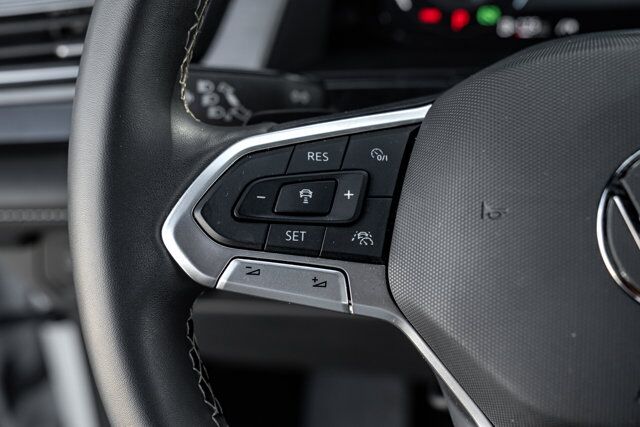2024 Volkswagen Atlas Cross Sport 2.0T SE w/Technology  Selma TX