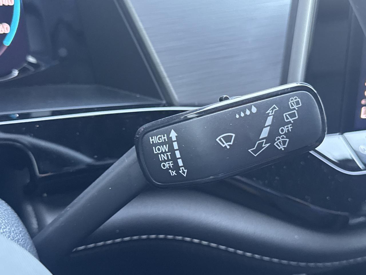 2024 Volkswagen Atlas Cross Sport 2.0T SE w/Technology San Antonio TX