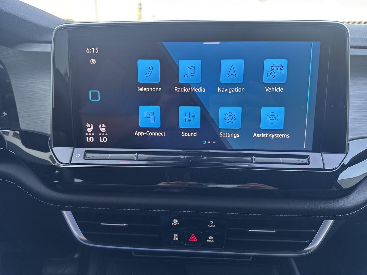 2024 Volkswagen Atlas Cross Sport 2.0T SE w/Technology San Antonio TX