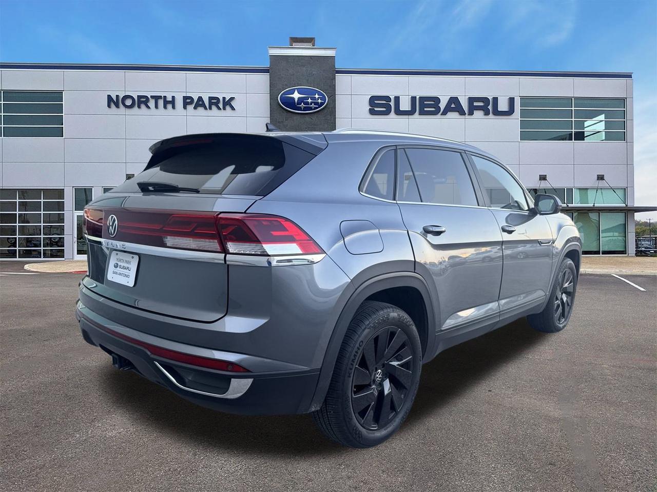 2024 Volkswagen Atlas Cross Sport 2.0T SE w/Technology