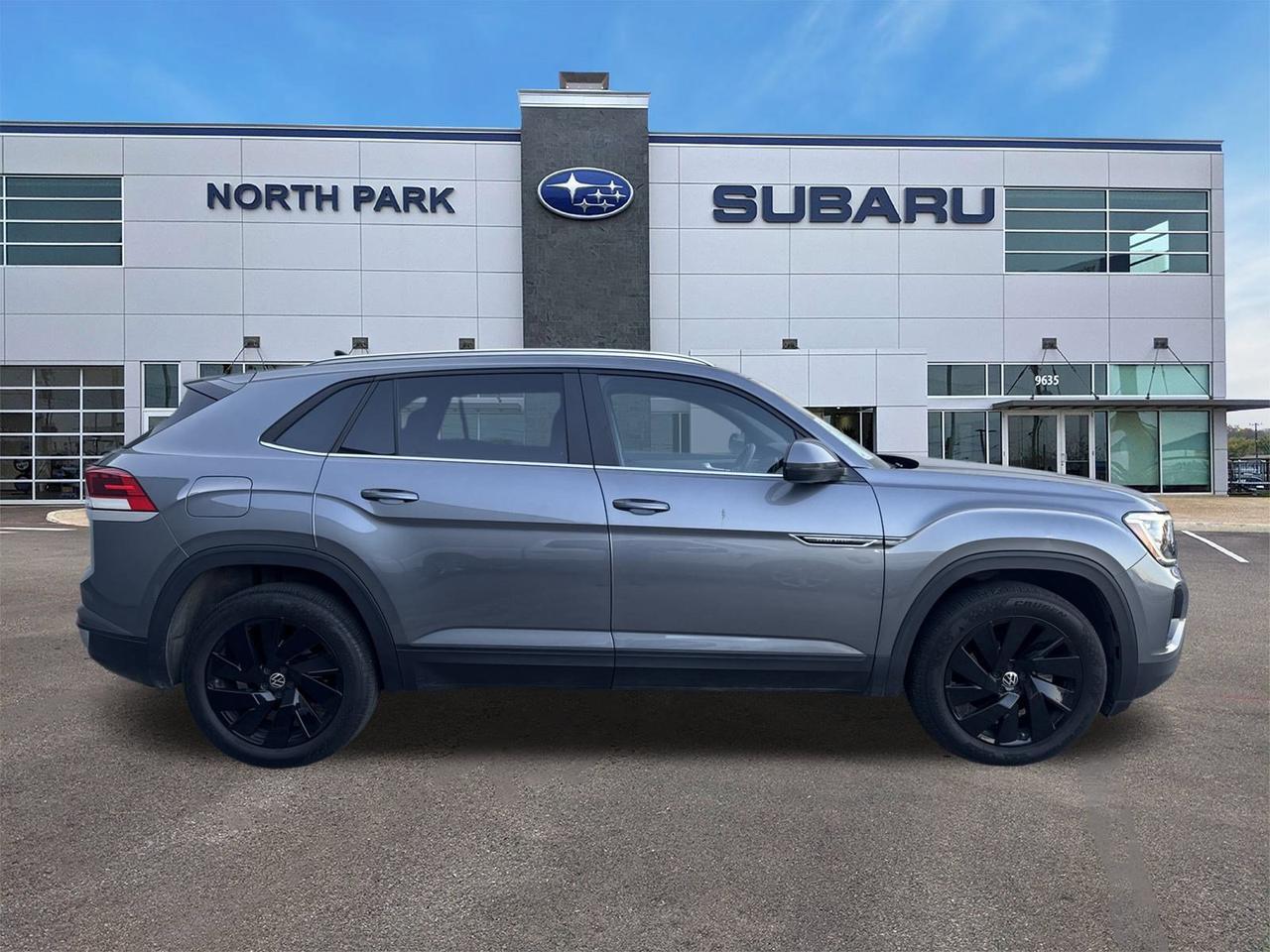 2024 Volkswagen Atlas Cross Sport 2.0T SE w/Technology