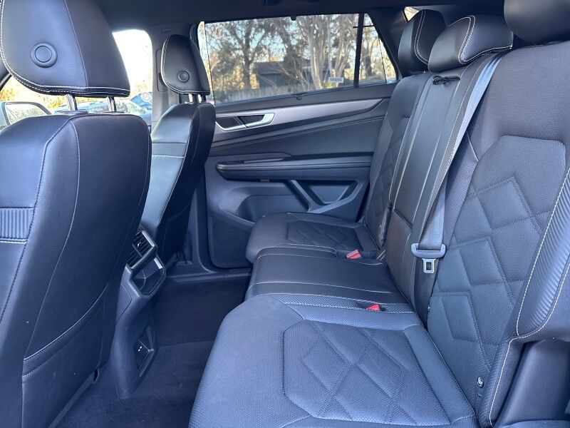 2024 Volkswagen Atlas Cross Sport 2.0T SE w/Technology Seffner FL