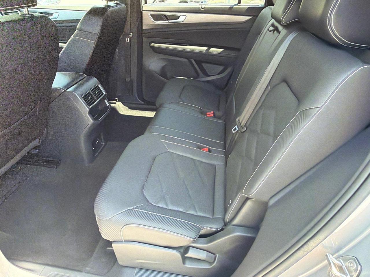 2024 Volkswagen Atlas Cross Sport 2.0T SE w/Technology Hagerstown MD
