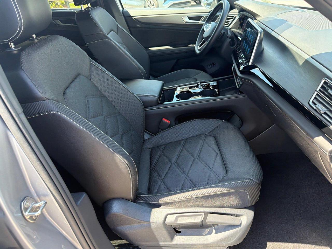 2024 Volkswagen Atlas Cross Sport 2.0T SE w/Technology Hagerstown MD