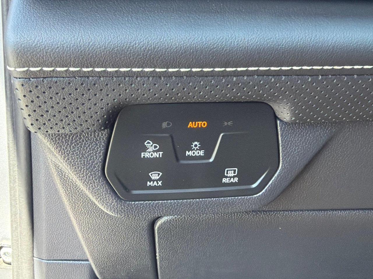 2024 Volkswagen Atlas Cross Sport 2.0T SE w/Technology Hagerstown MD