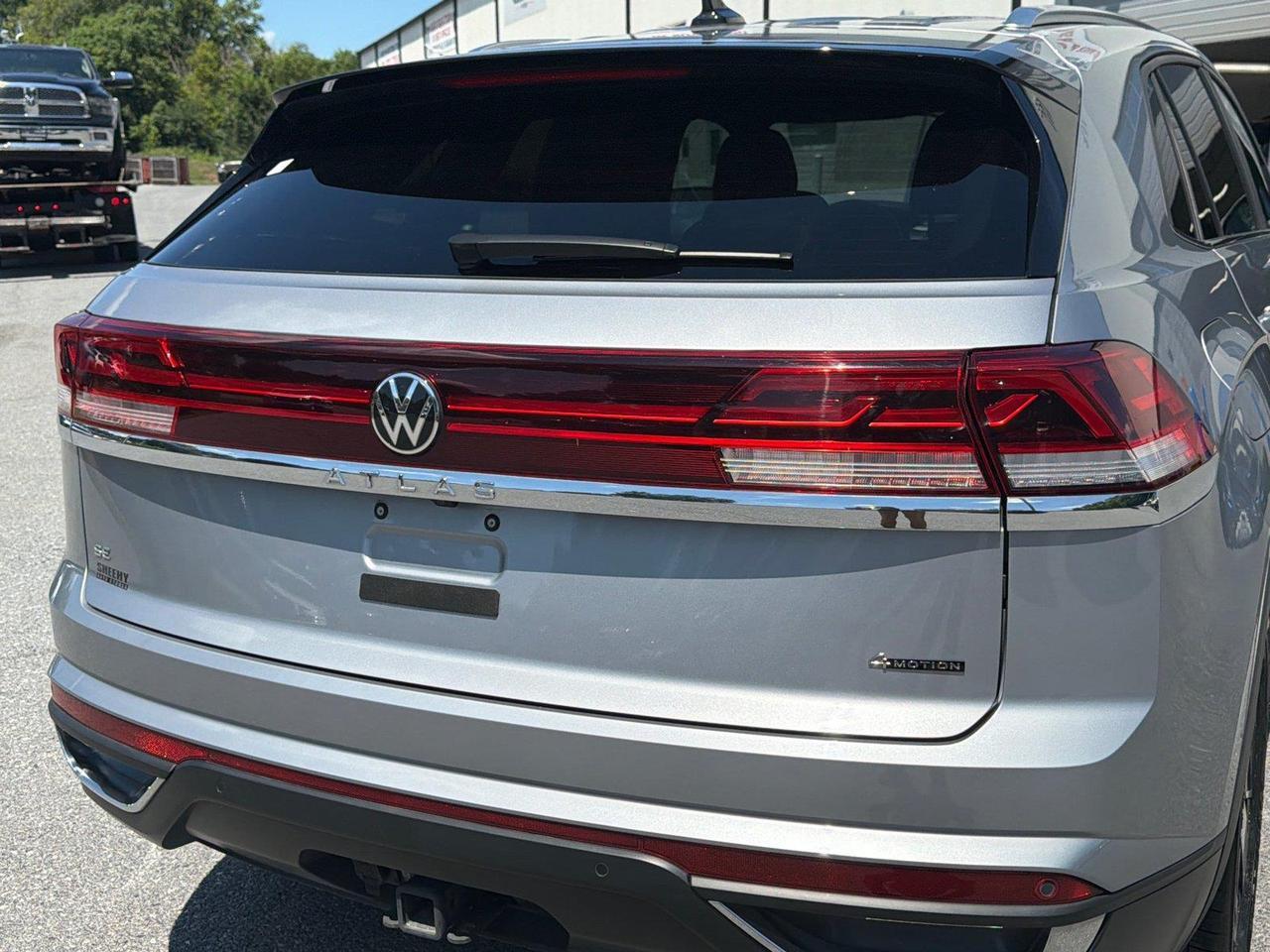 2024 Volkswagen Atlas Cross Sport 2.0T SE w/Technology Hagerstown MD