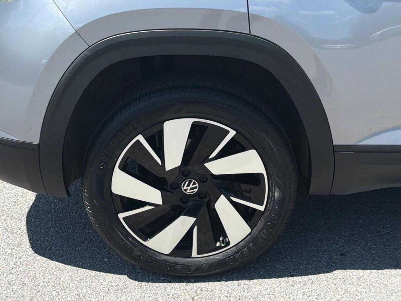 2024 Volkswagen Atlas Cross Sport 2.0T SE w/Technology Hagerstown MD