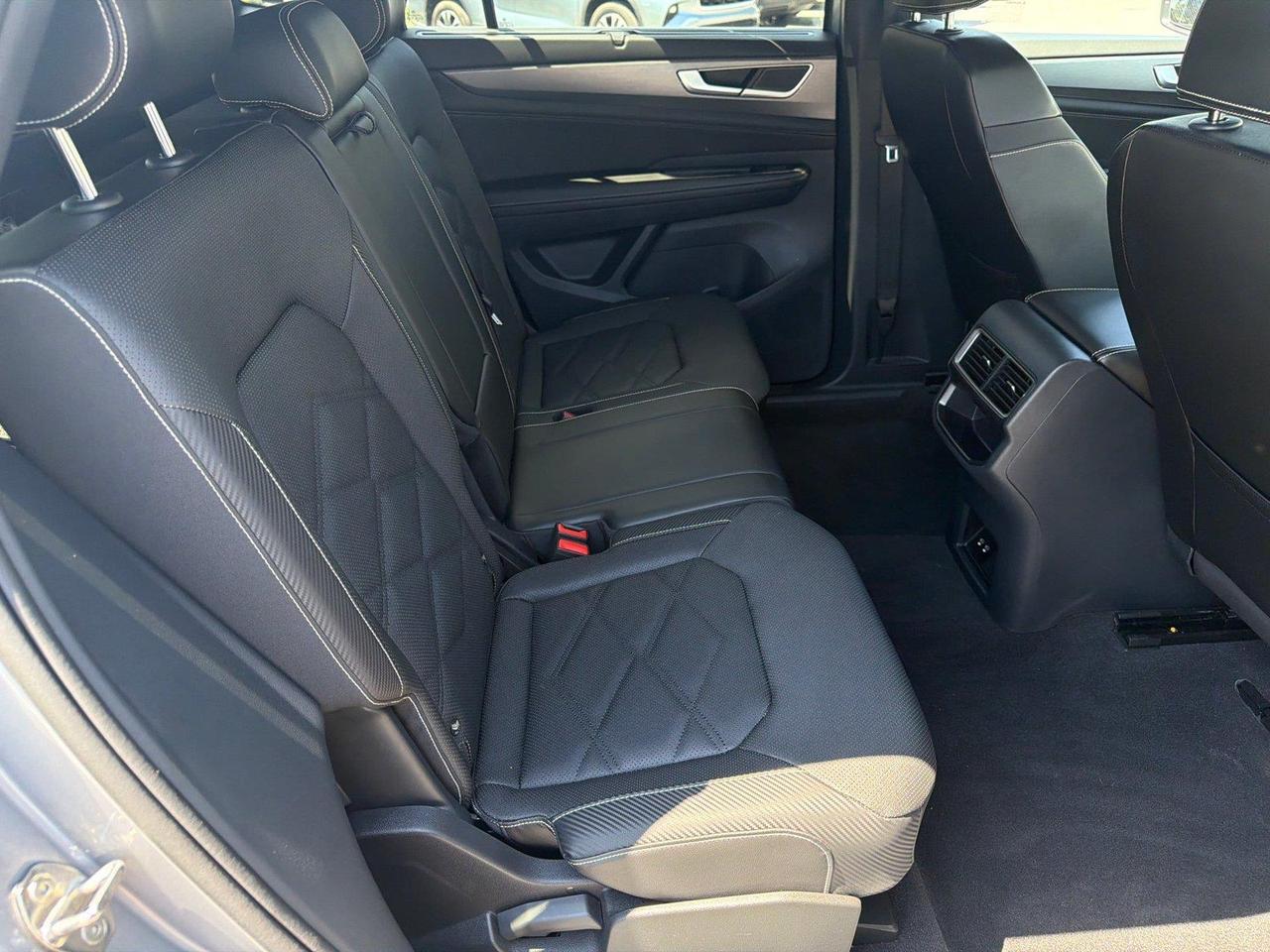 2024 Volkswagen Atlas Cross Sport 2.0T SE w/Technology Hagerstown MD