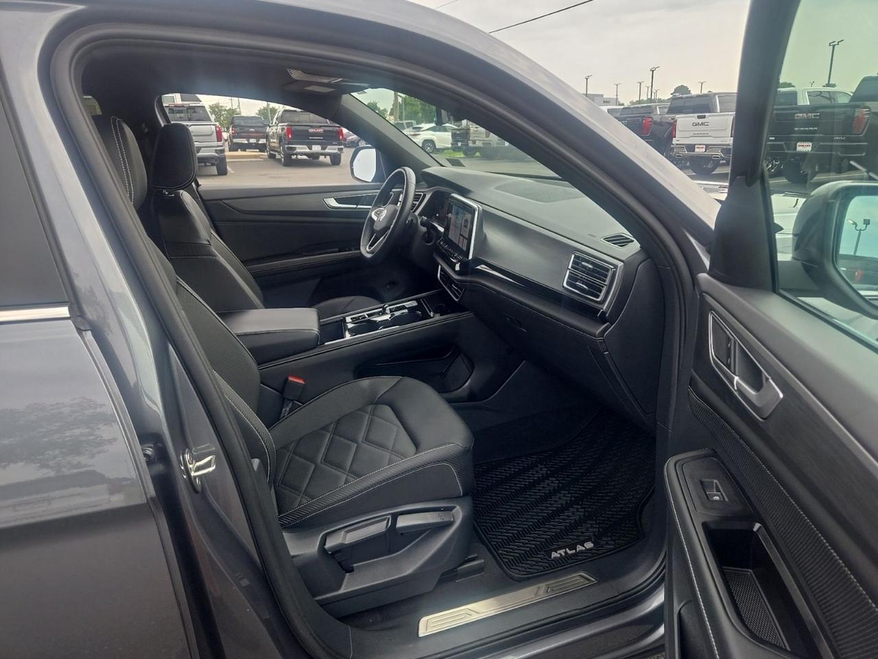 2024 Volkswagen Atlas Cross Sport 2.0T SE w/Technology Fredericksburg VA