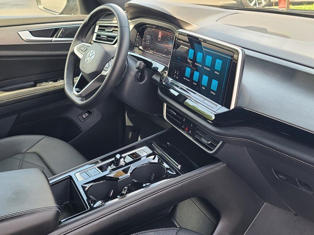 2024 Volkswagen Atlas Cross Sport 2.0T SE w/Technology Springfield VA