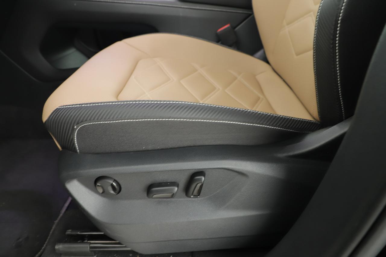 2024 Volkswagen Atlas Cross Sport 2.0T SE with Technology New Braunfels TX