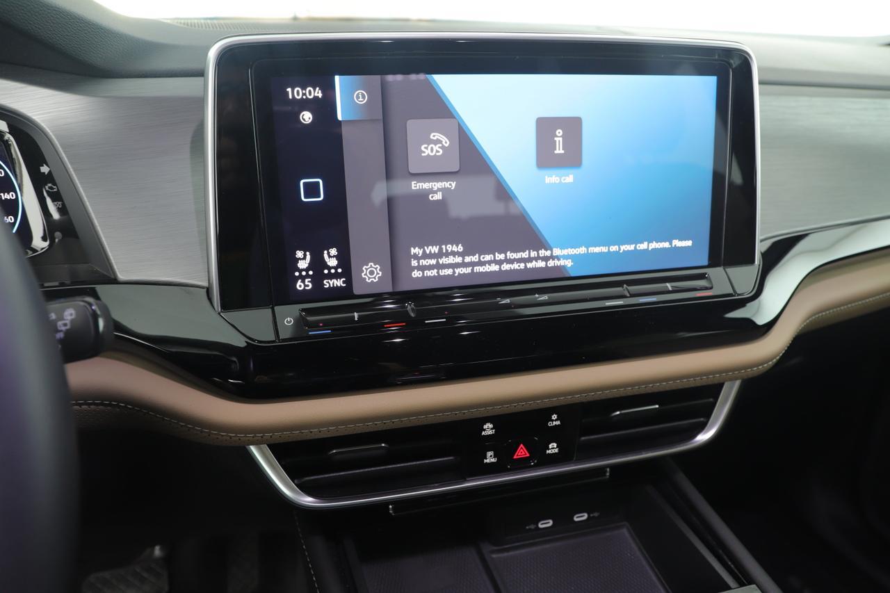 2024 Volkswagen Atlas Cross Sport 2.0T SE with Technology New Braunfels TX