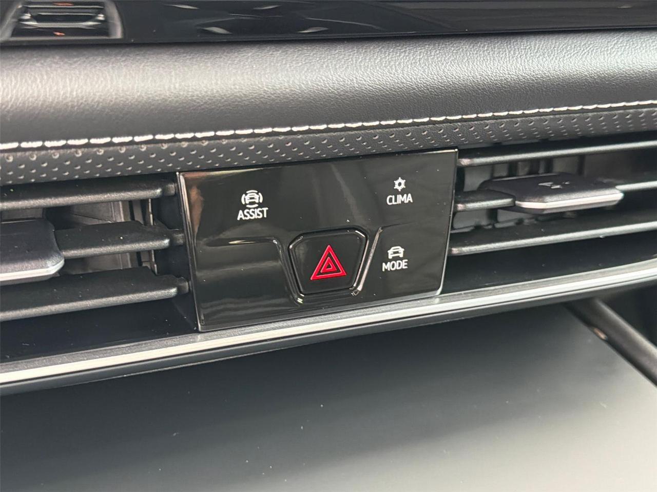 2024 Volkswagen Atlas Cross Sport 2.0T SE Hagerstown MD