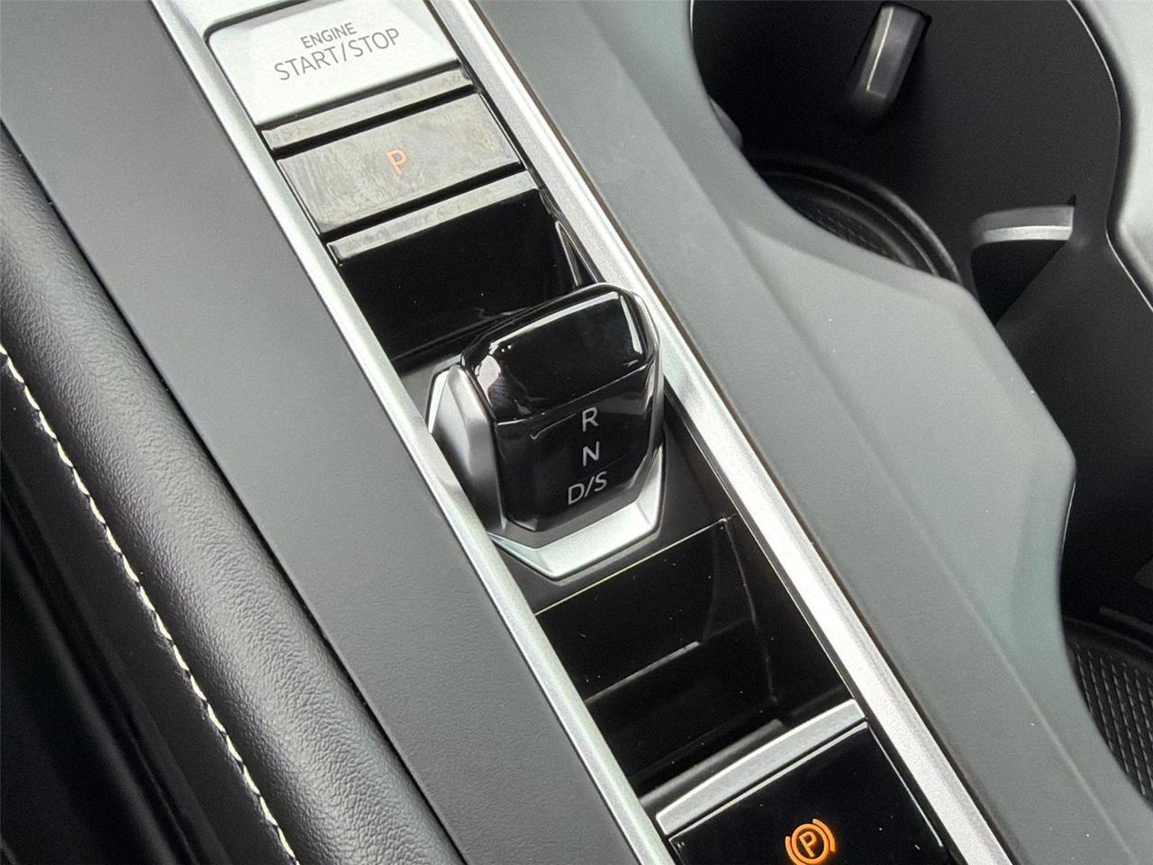 2024 Volkswagen Atlas Cross Sport 2.0T SE Hagerstown MD