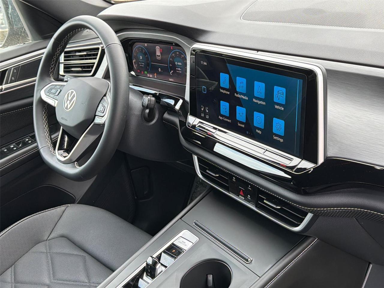 2024 Volkswagen Atlas Cross Sport 2.0T SE Hagerstown MD