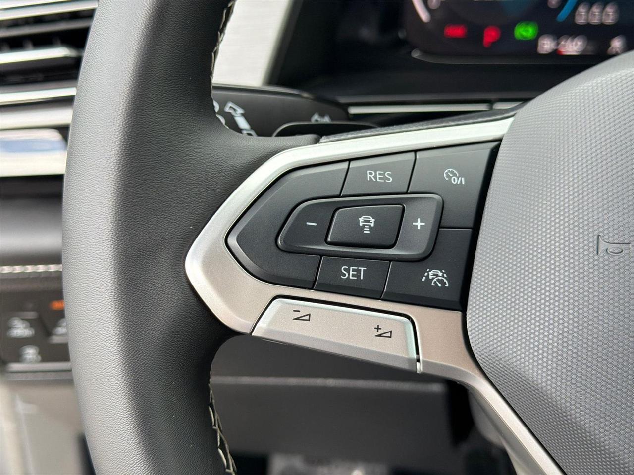 2024 Volkswagen Atlas Cross Sport 2.0T SE Hagerstown MD