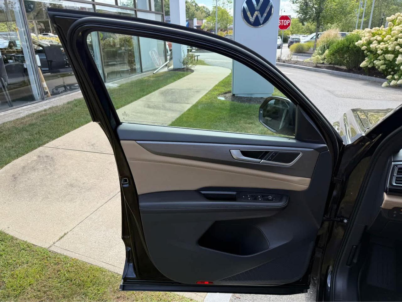 2024 Volkswagen Atlas Cross Sport 2.0T SE Wellesley MA