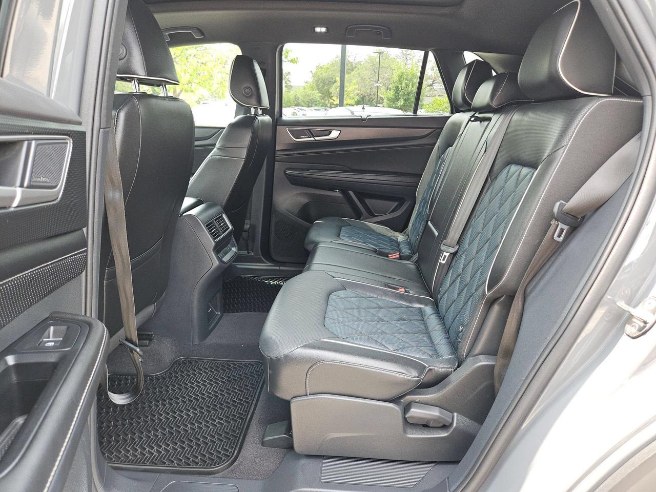 2024 Volkswagen Atlas Cross Sport 2.0T SEL Premium R-Line San Antonio TX