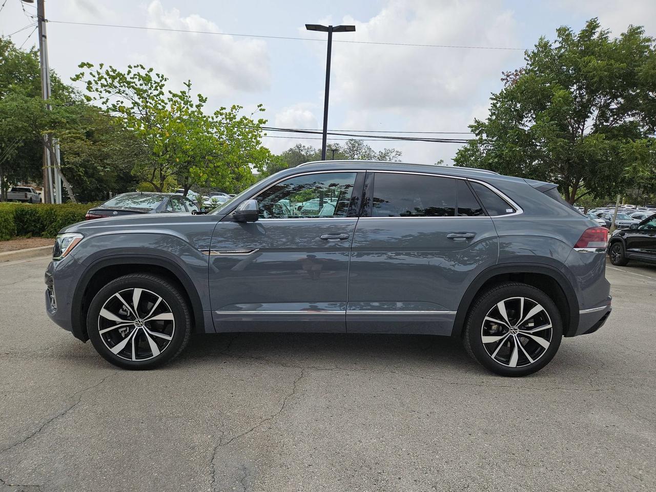 2024 Volkswagen Atlas Cross Sport 2.0T SEL Premium R-Line San Antonio TX