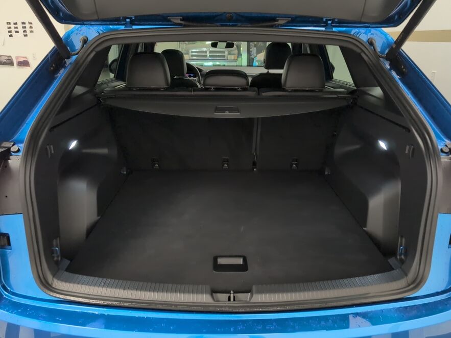 2024 Volkswagen Atlas Cross Sport 2.0T SEL R-Line Bozeman MT 2024 Volkswagen Atlas Cross Sport 2.0T SEL R-Line Bozeman MT