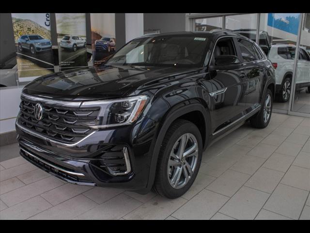New 2024 Volkswagen Atlas Cross Sport 2.0T SEL R-Line in Brookfield WI