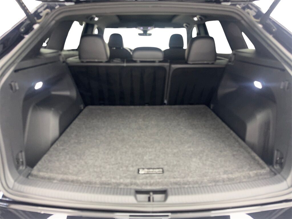2024 Volkswagen Atlas Cross Sport 2.0T SEL R-Line NAV,CAM,PANO,HTD STS,BLIND SPOT Irving TX