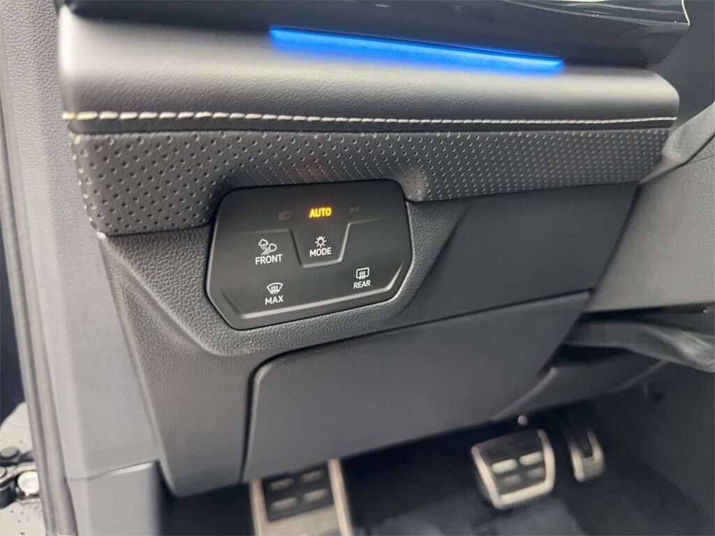 2024 Volkswagen Atlas Cross Sport 2.0T SEL R-Line NAV,CAM,PANO,HTD STS,BLIND SPOT Irving TX