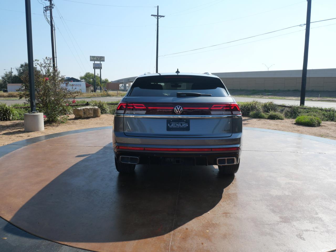 2024 Volkswagen Atlas Cross Sport 2.0T SEL R-Line