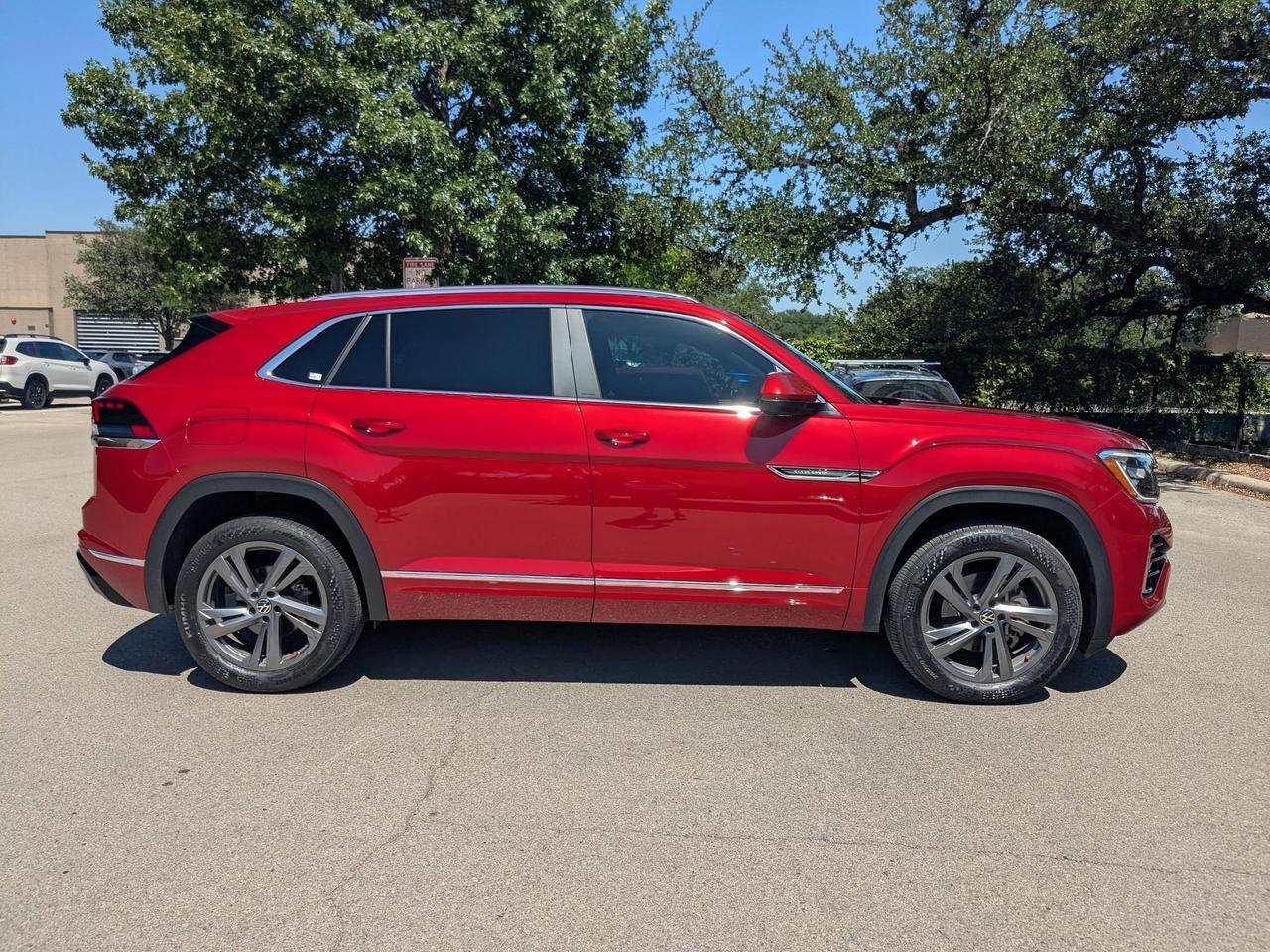 2024 Volkswagen Atlas Cross Sport 2.0T SEL R-Line