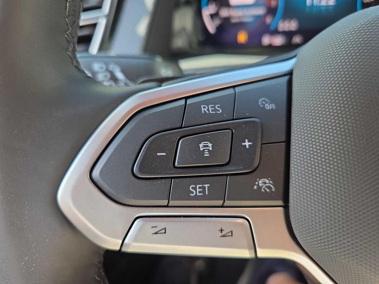 2024 Volkswagen Atlas Cross Sport 2.0T SEL R-Line Wellesley MA