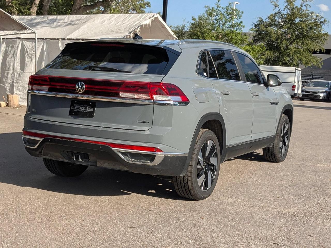 2024 Volkswagen Atlas Cross Sport 2.0T SEL