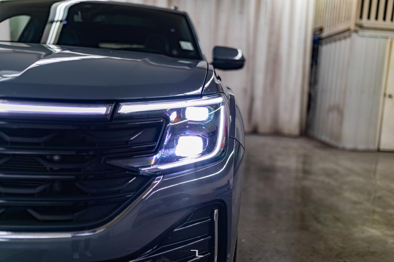 2024 Volkswagen Atlas Cross Sport 4Motion Execline R-Line Leather Roof Nav BCam Red Deer AB