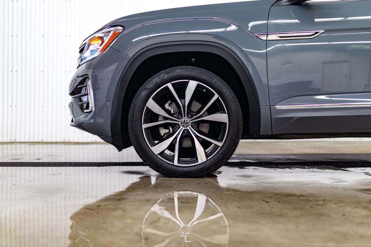 2024 Volkswagen Atlas Cross Sport 4Motion Execline R-Line Leather Roof Nav BCam Red Deer AB