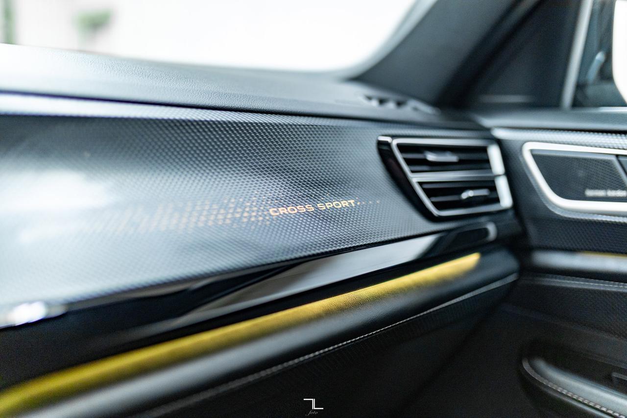 2024 Volkswagen Atlas Cross Sport 4Motion Execline R-Line Leather Roof Nav BCam Red Deer AB