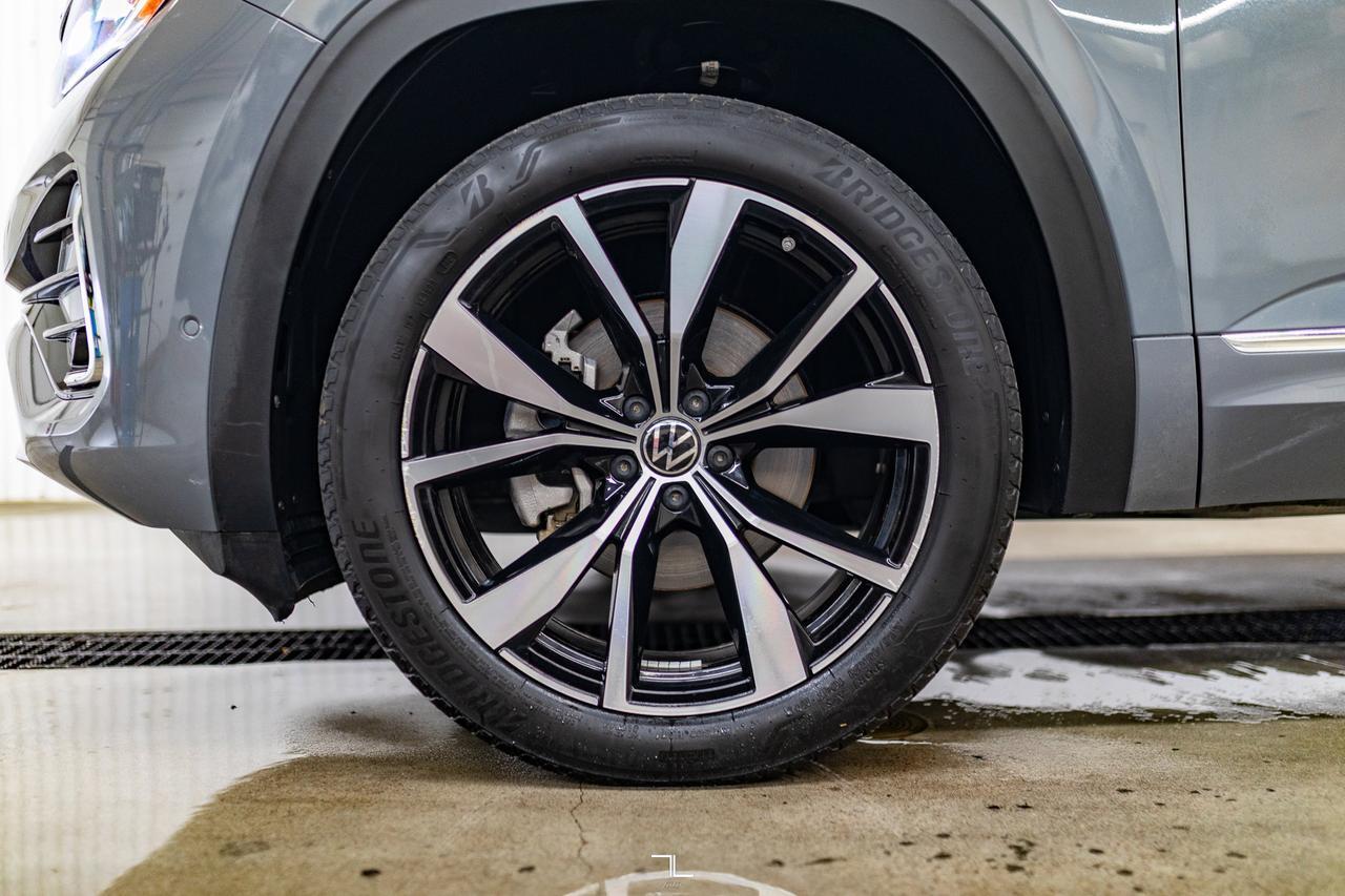 2024 Volkswagen Atlas Cross Sport 4Motion Execline R-Line Leather Roof Nav BCam Red Deer AB