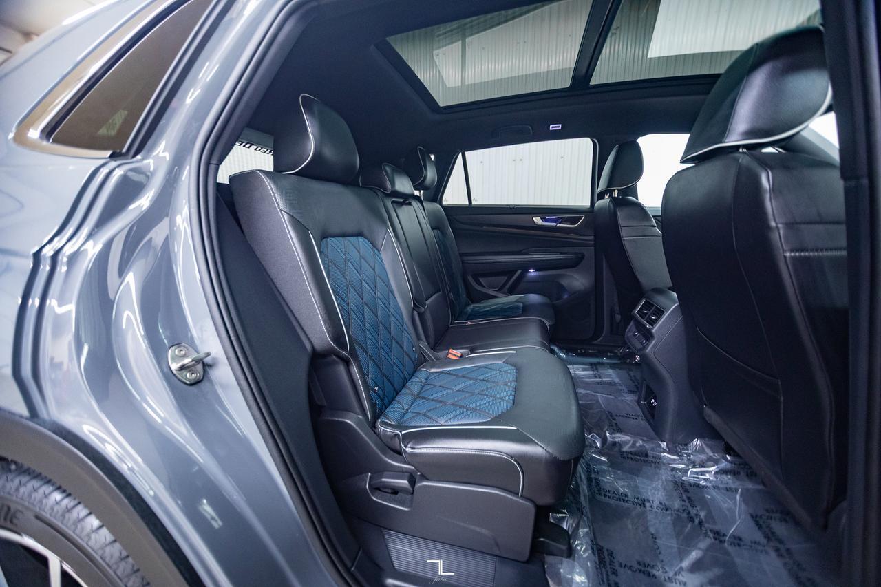 2024 Volkswagen Atlas Cross Sport 4Motion Execline R-Line Leather Roof Nav BCam Red Deer AB