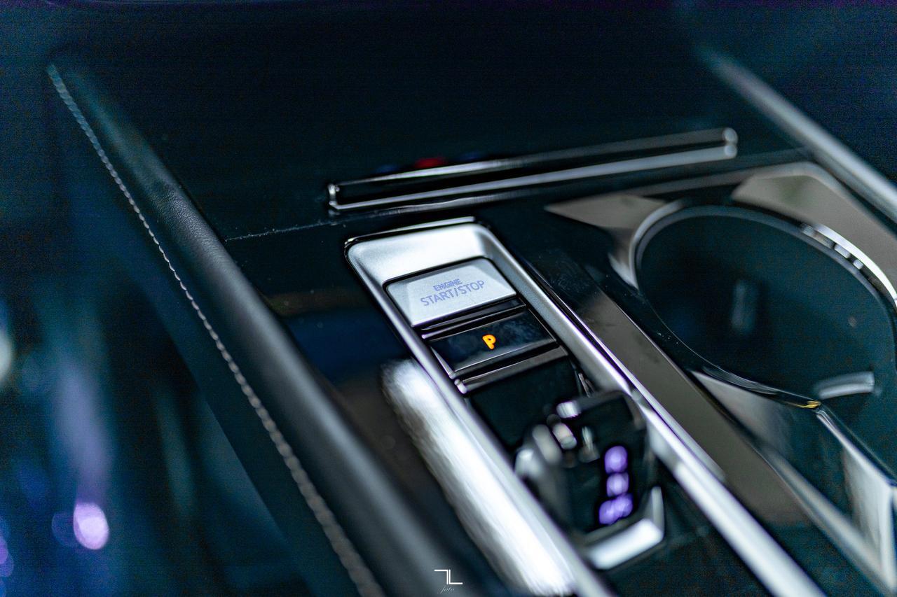 2024 Volkswagen Atlas Cross Sport 4Motion Execline R-Line Leather Roof Nav BCam Red Deer AB