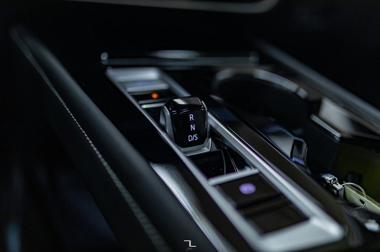 2024 Volkswagen Atlas Cross Sport 4Motion Execline R-Line Leather Roof Nav BCam Red Deer AB