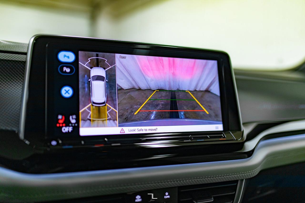 2024 Volkswagen Atlas Cross Sport 4Motion Execline R-Line Leather Roof Nav BCam Red Deer AB