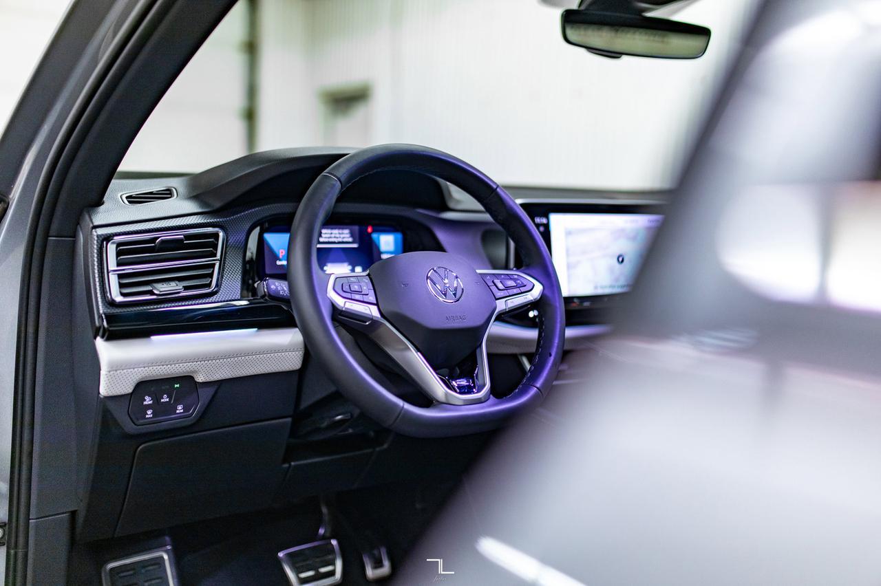 2024 Volkswagen Atlas Cross Sport 4Motion Execline R-Line Leather Roof Nav BCam Red Deer AB