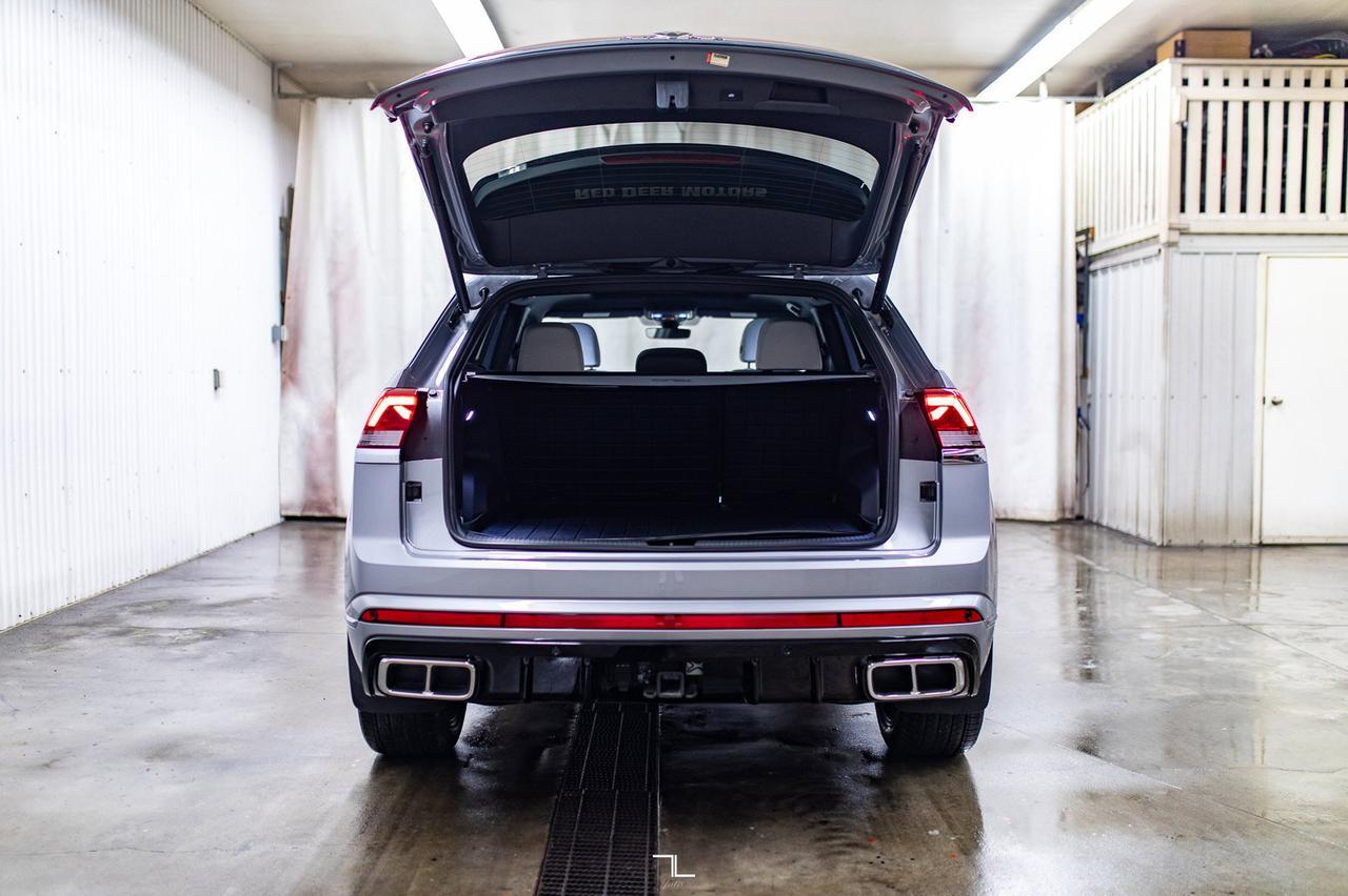 2024 Volkswagen Atlas Cross Sport 4Motion Execline R-Line Leather Roof Nav BCam Red Deer AB