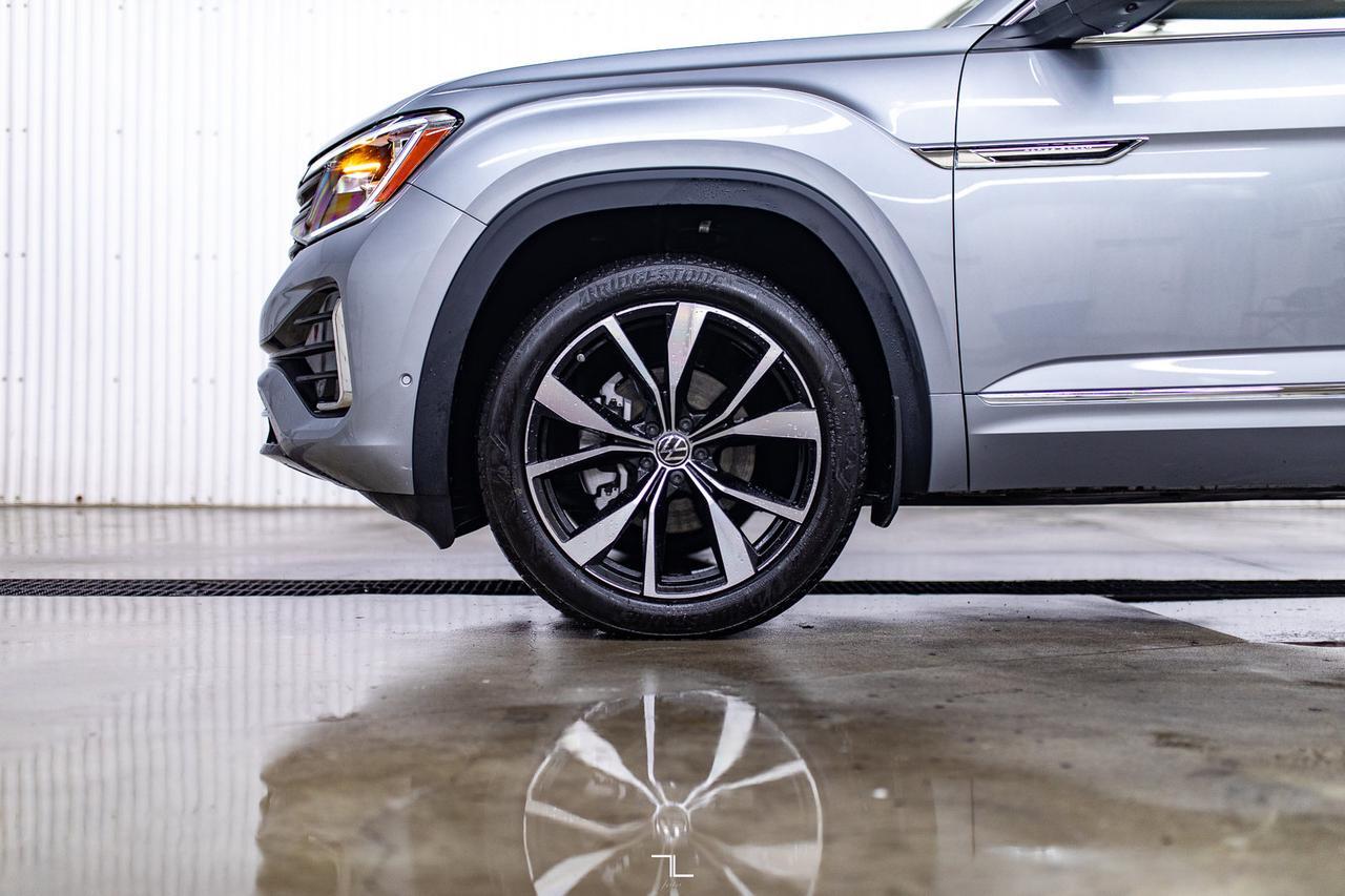 2024 Volkswagen Atlas Cross Sport 4Motion Execline R-Line Leather Roof Nav BCam Red Deer AB