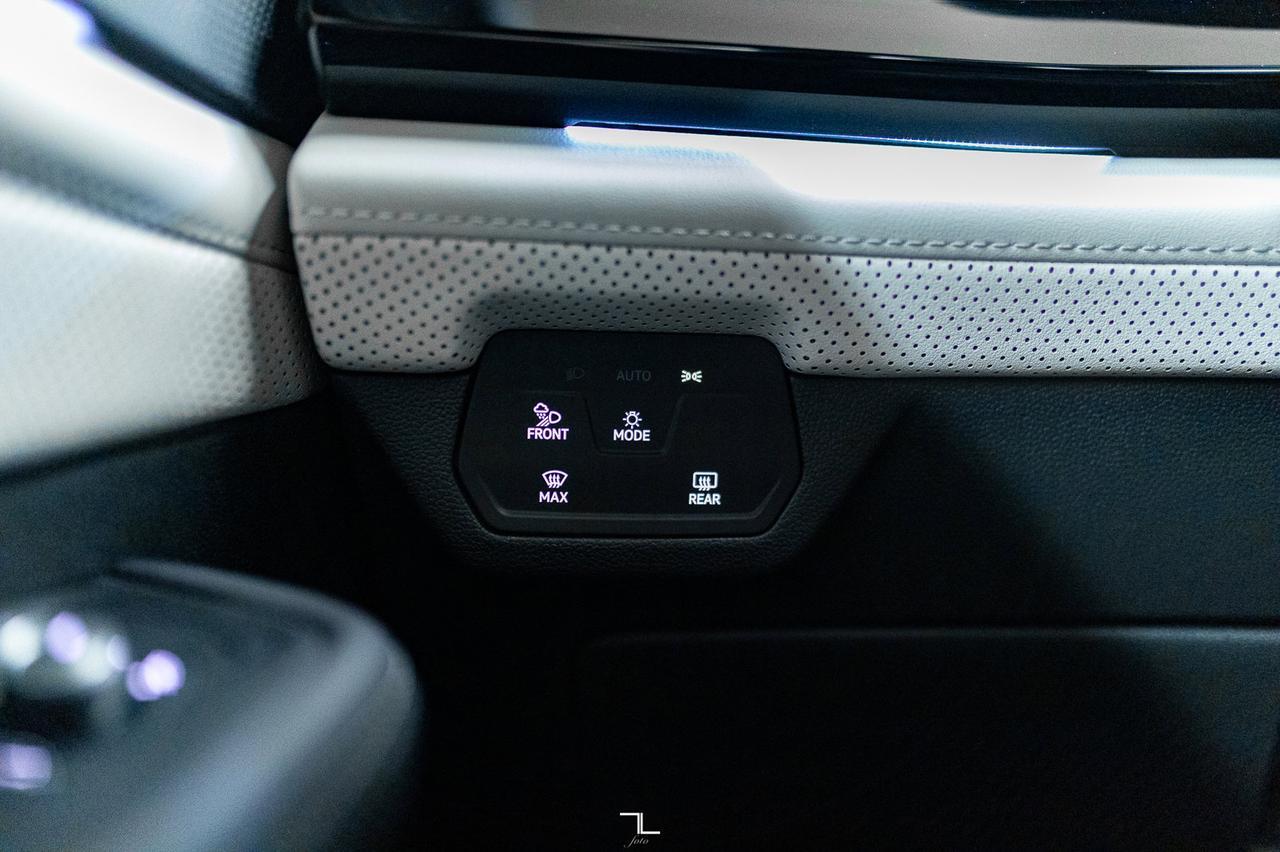 2024 Volkswagen Atlas Cross Sport 4Motion Execline R-Line Leather Roof Nav BCam Red Deer AB