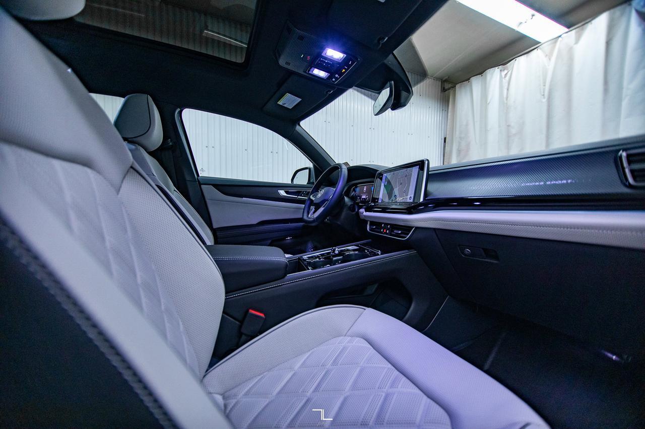 2024 Volkswagen Atlas Cross Sport 4Motion Execline R-Line Leather Roof Nav BCam Red Deer AB