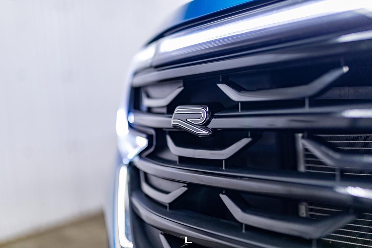 2024 Volkswagen Atlas Cross Sport 4Motion Execline R-Line Leather Roof Nav BCam Red Deer AB