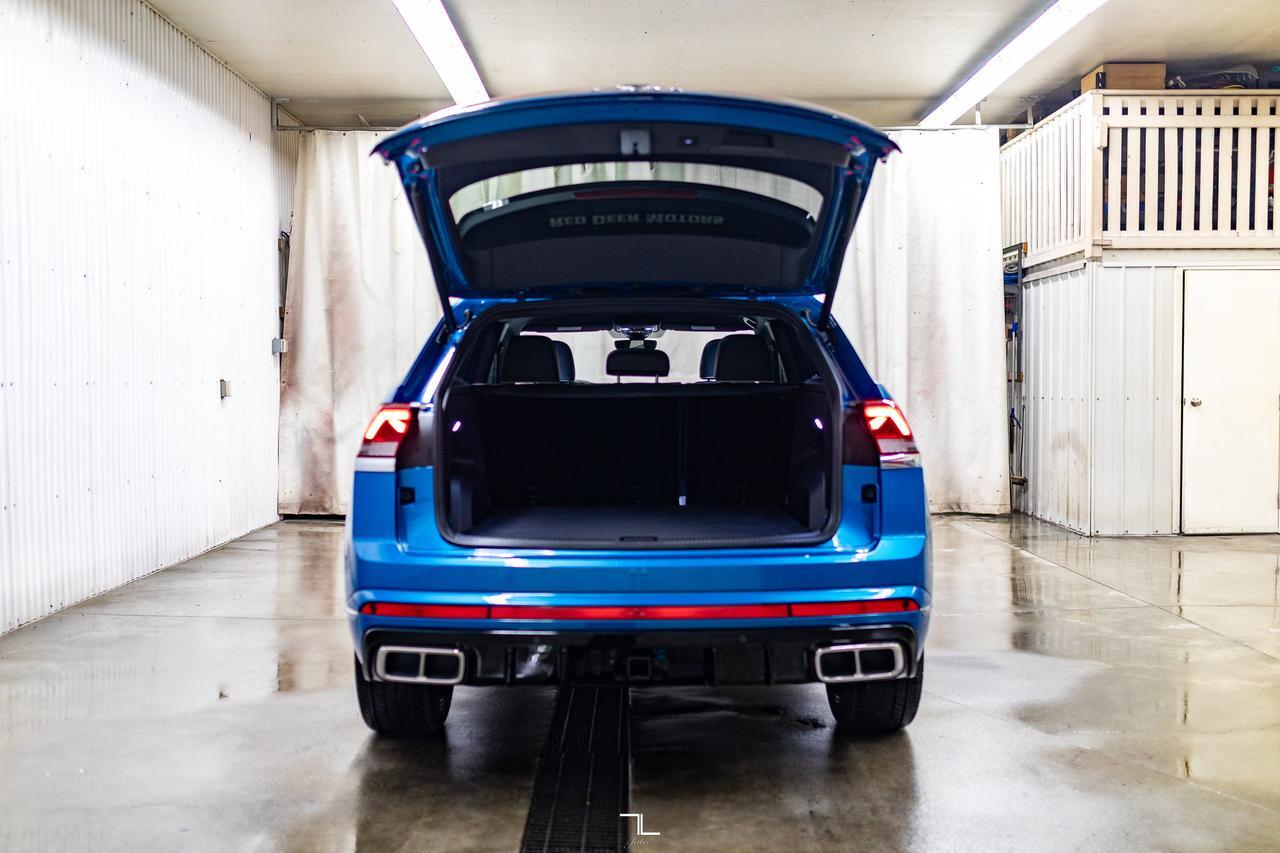 2024 Volkswagen Atlas Cross Sport 4Motion Execline R-Line Leather Roof Nav BCam Red Deer AB