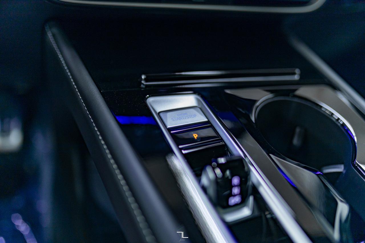 2024 Volkswagen Atlas Cross Sport 4Motion Execline R-Line Leather Roof Nav BCam Red Deer AB