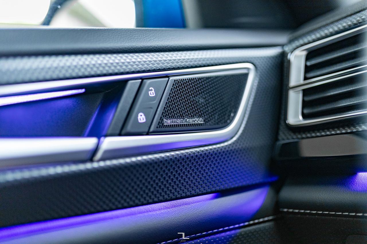 2024 Volkswagen Atlas Cross Sport 4Motion Execline R-Line Leather Roof Nav BCam Red Deer AB